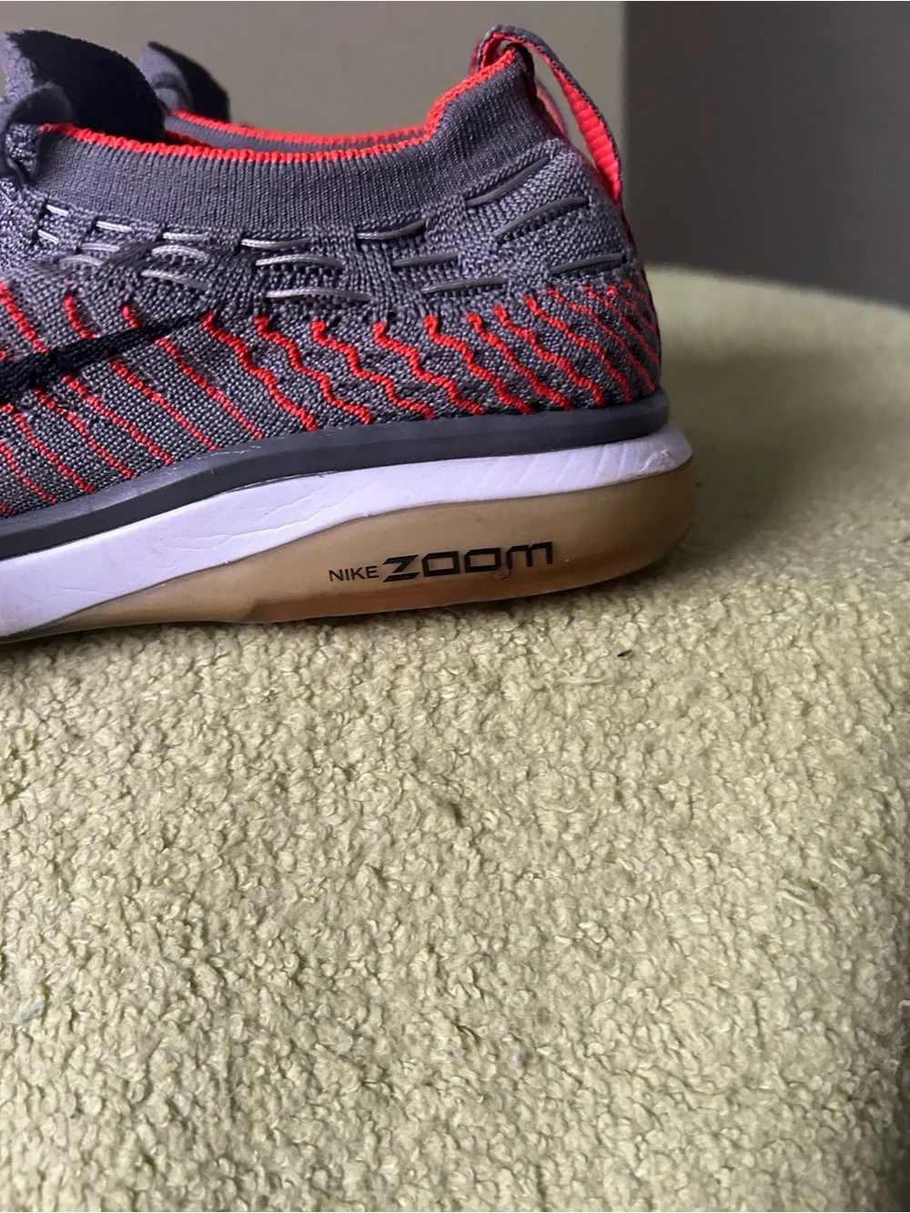 Nike Zoom Women’s Flyknit Sneakers - Gray & Orange Athletic Shoes Sz 6.5